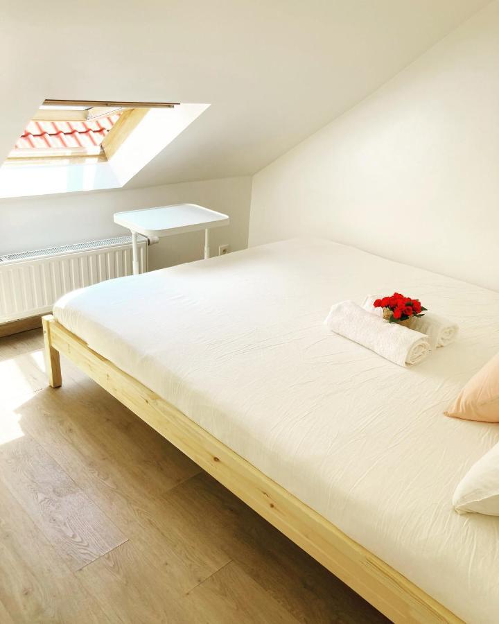 Benny'S Rooms Brussels City Centre Екстер'єр фото